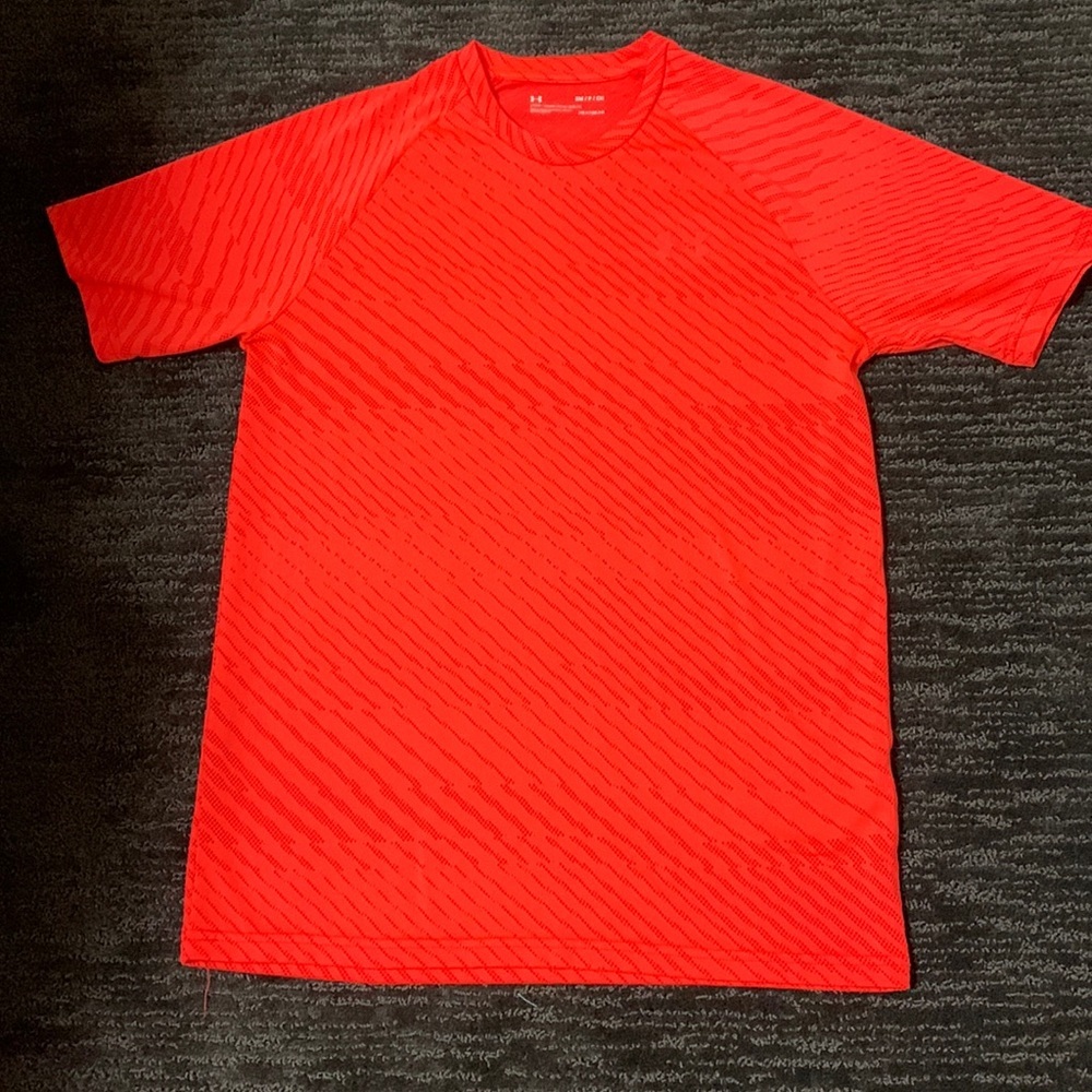 UNDER Armour Heatgear Top, Orange, Size Small